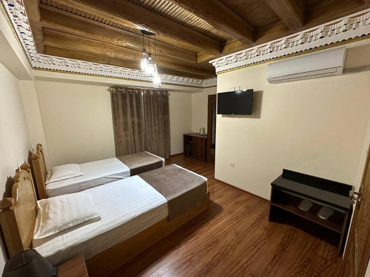 Antique Hotel Imran Buchara Buitenkant foto