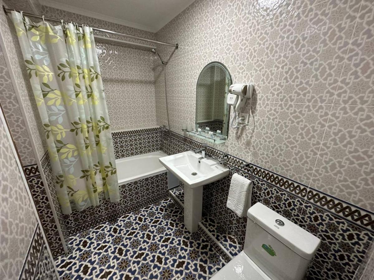 Antique Hotel Imran Buchara Buitenkant foto