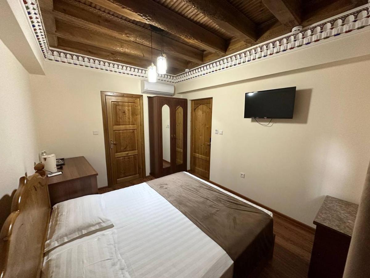 Antique Hotel Imran Buchara Buitenkant foto