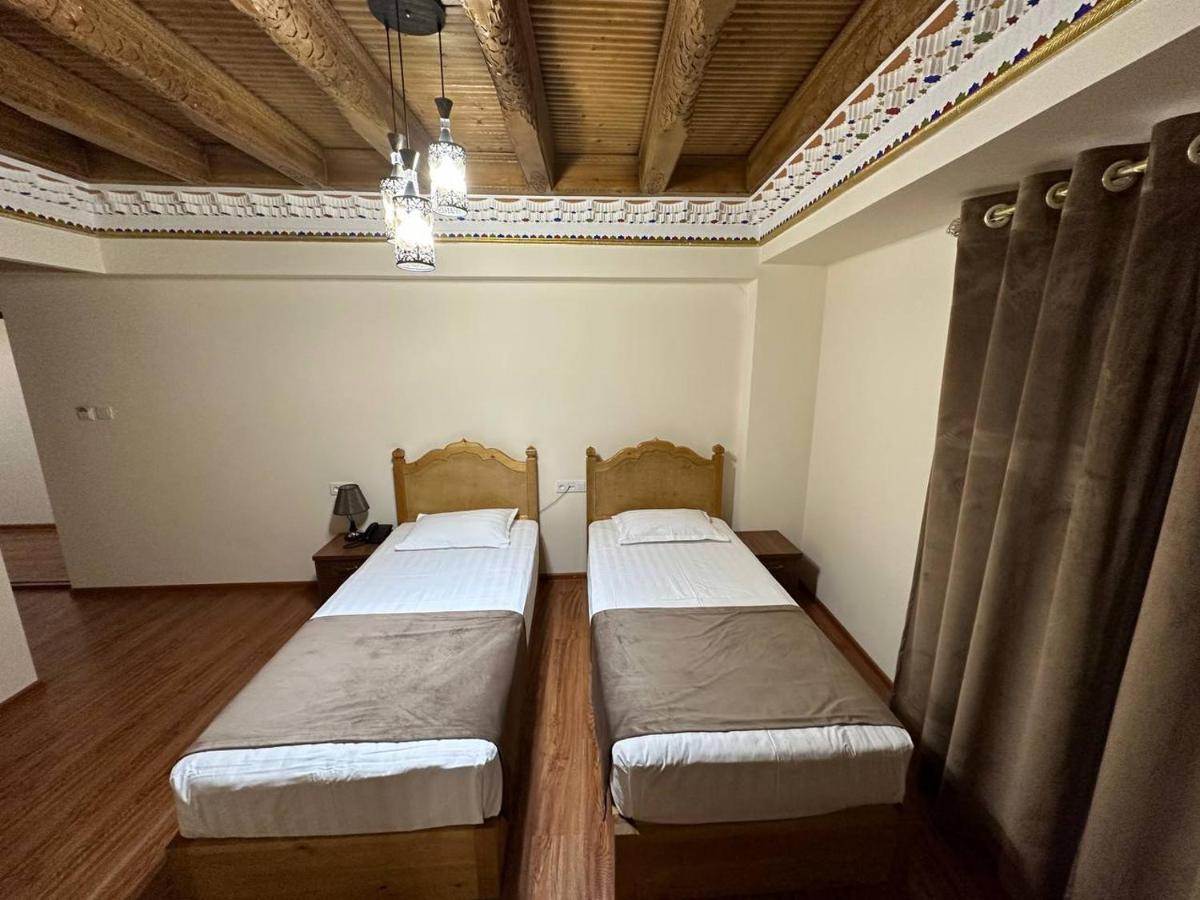Antique Hotel Imran Buchara Buitenkant foto