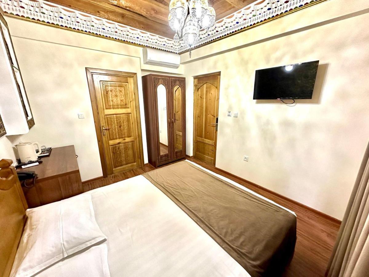 Antique Hotel Imran Buchara Buitenkant foto