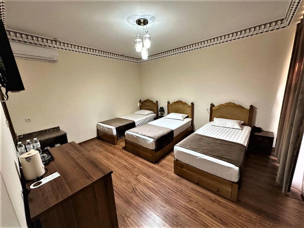 Antique Hotel Imran Buchara Buitenkant foto
