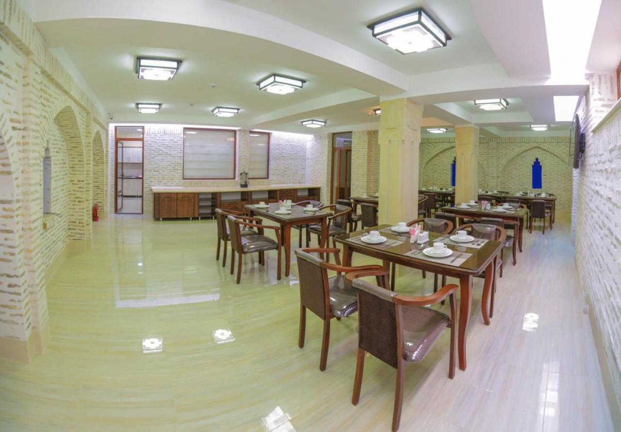 Antique Hotel Imran Buchara Buitenkant foto